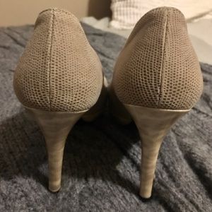 Stuart Weitzman Shoes - Stuart Weitzman pumps Stuart Weitzman Shoes - Stuart Weitzman pumps